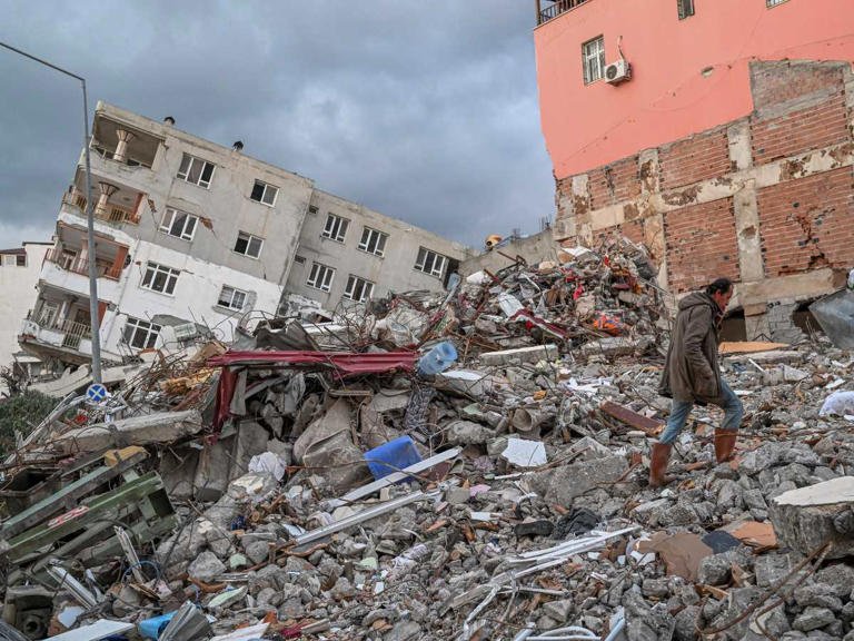 Suman más de 50 mil muertos por terremoto en Turquía y Siria