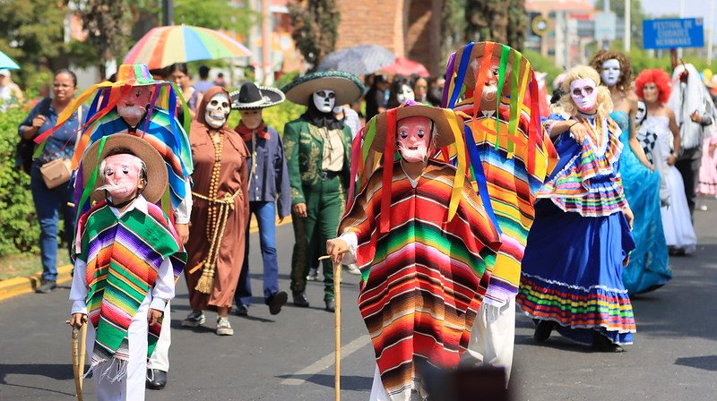 Arranca con el tradicional desfile inaugural la Feria de San Pedro Tlaquepaque