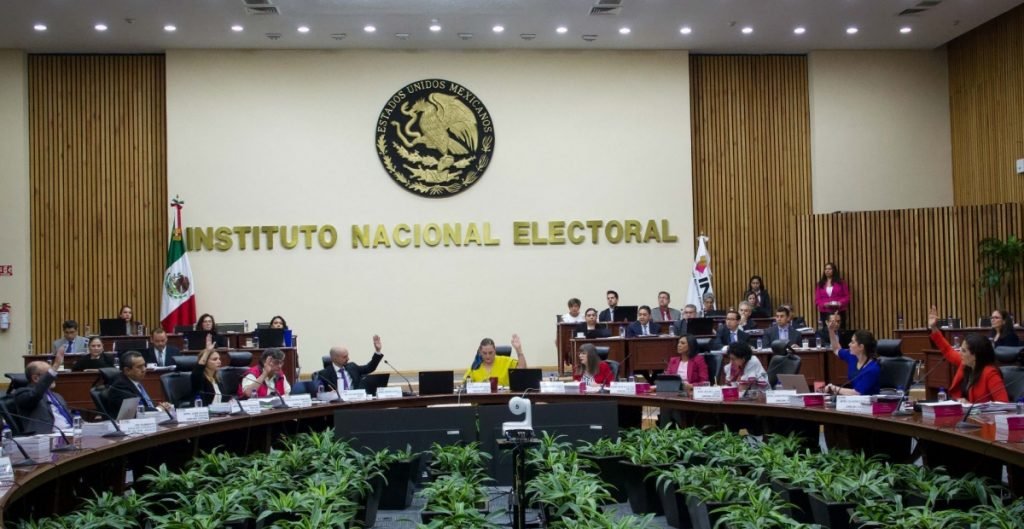 INE aprueba lineamientos para fiscalizar eventos de aspirantes presidenciales