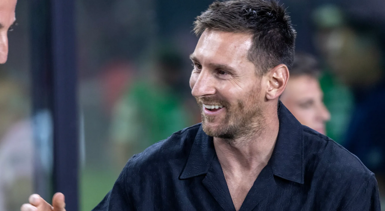 Messi, con 44 títulos, sigue empatado con Dani Alves como el futbolista con más trofeos
