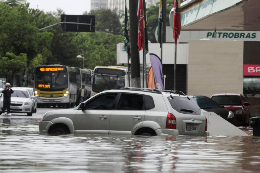 Lluvias en Río de Janeiro deja ciudades en estado de emergencia y miles de damnificados