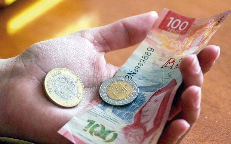 Peso mexicano cierra en 16.89 este lunes feriado en EU