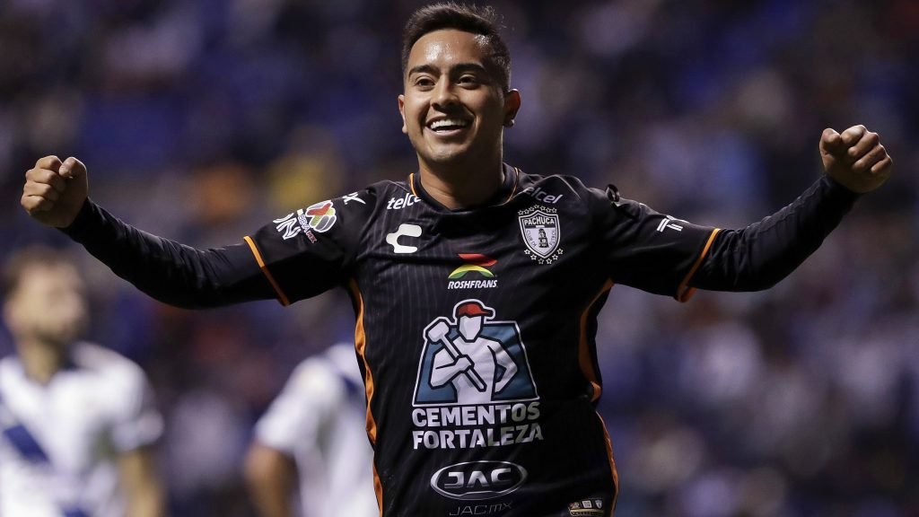 Pachuca no se hace camotes: Golea al Puebla y recupera el liderato del torneo