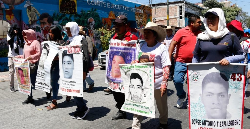 AMLO se reunirá con los padres de los 43 normalistas de Ayotzinapa hasta el próximo 3 de junio