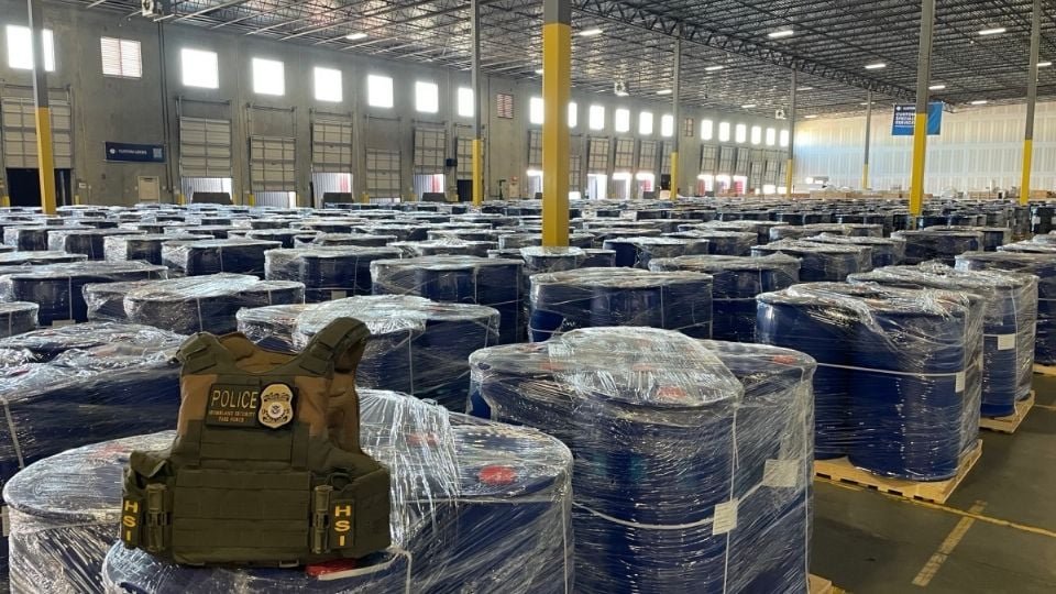 Logra EU "la mayor incautación de precursores en la historia"; venía de China 