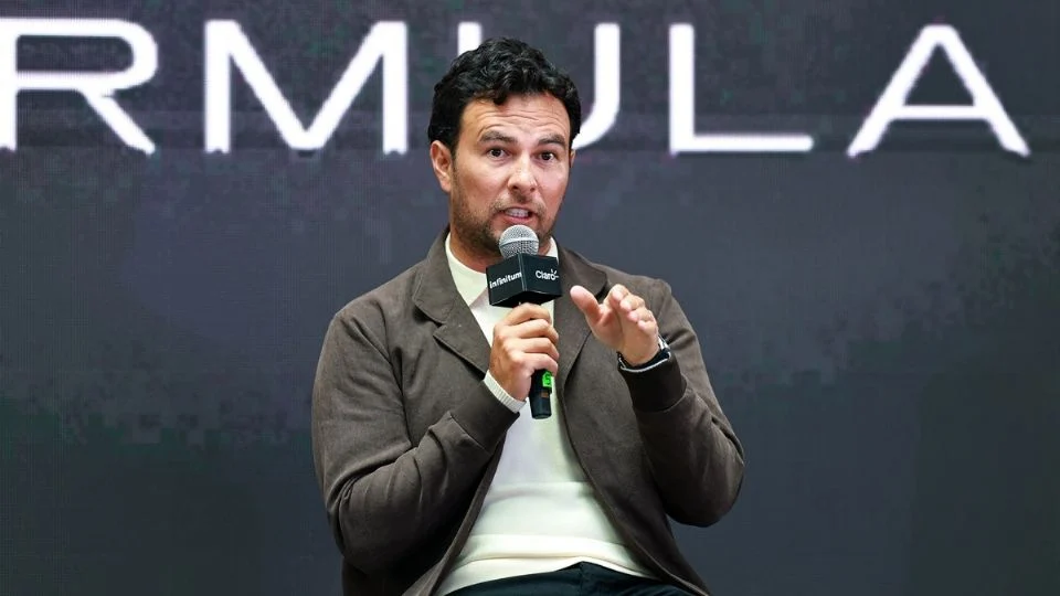 Empleados de Cadillac se muestran ilusionados tras conocer que Checo Pérez será uno de sus pilotos: “Es el camino a seguir”