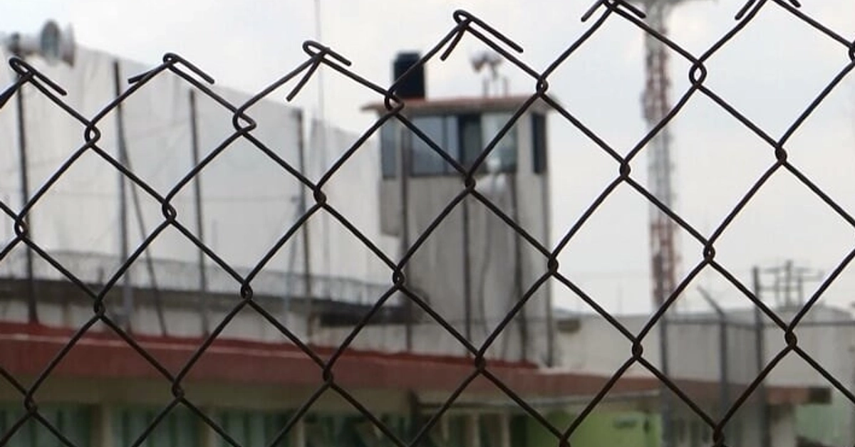 Hallan ahorcado a reo en cereso de Tulancingo; 3er fallecimiento en menos de un mes