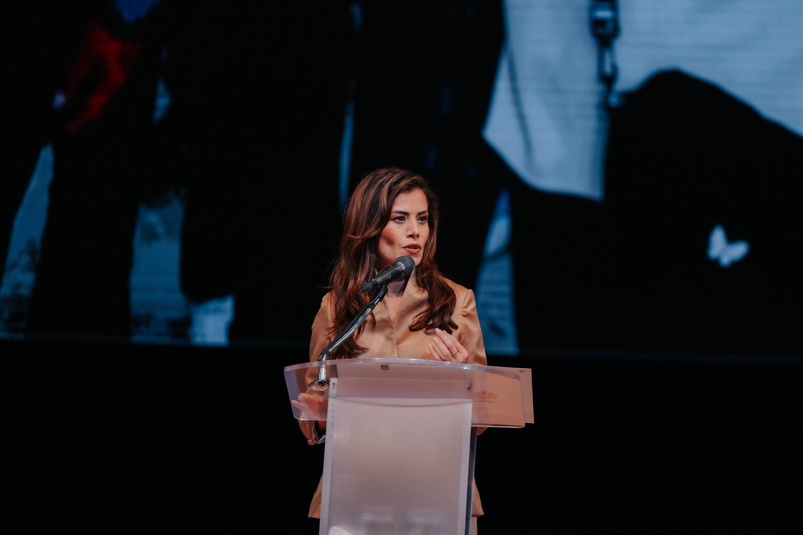 Vero Delgadillo destaca visión de cuidados en su primer informe