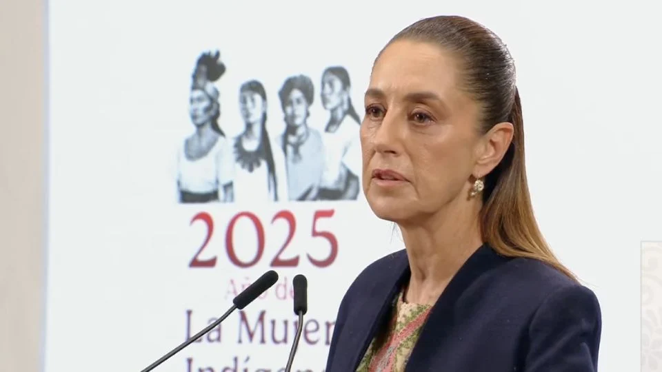 “Es muy extraño que ocurra”: Sheinbaum afirma que afectación a la torre de control del AICM fue por la caída de un rayo