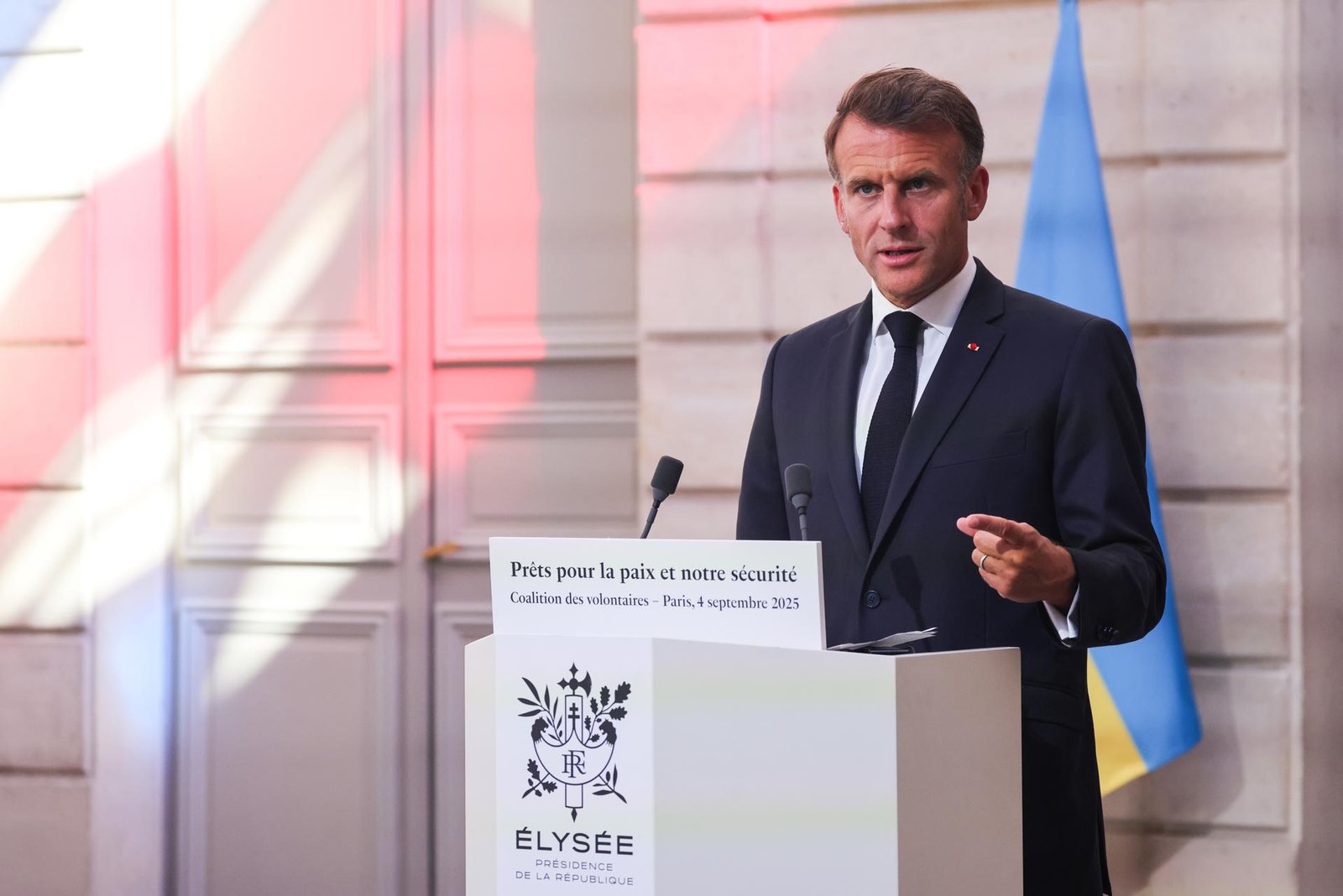 Sheinbaum confirma que Macron pospuso su viaje a México “por problemas en Francia”