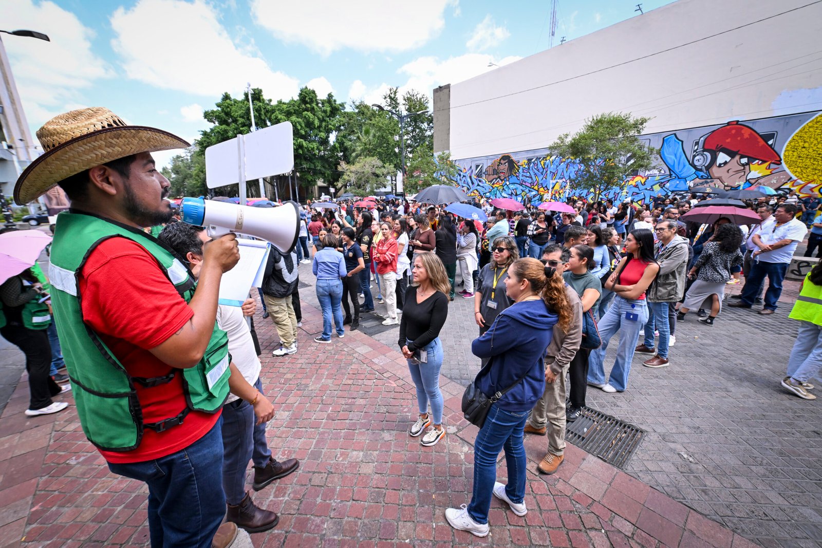 En Macrosimulacro Nacional 2025, UdeG evacúa a 246 mil universitarios
