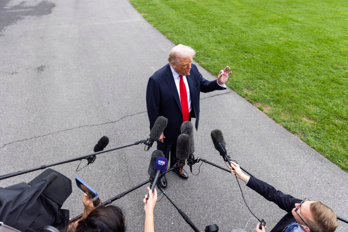 Video: Trump le dice “cállate” a periodista australiano