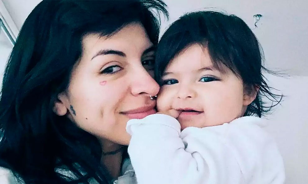 Cazzu niega haber recibido millones por la manutención de Inti