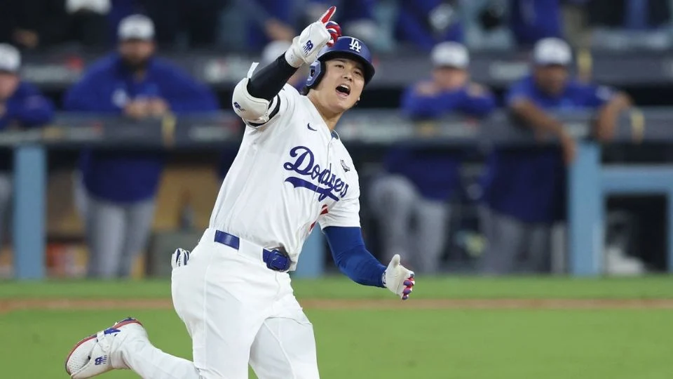 Dodgers gana el tercer juego de la Serie Mundial en 18 entradas con un cuadrangular espectacular y toma ventaja de 2-1