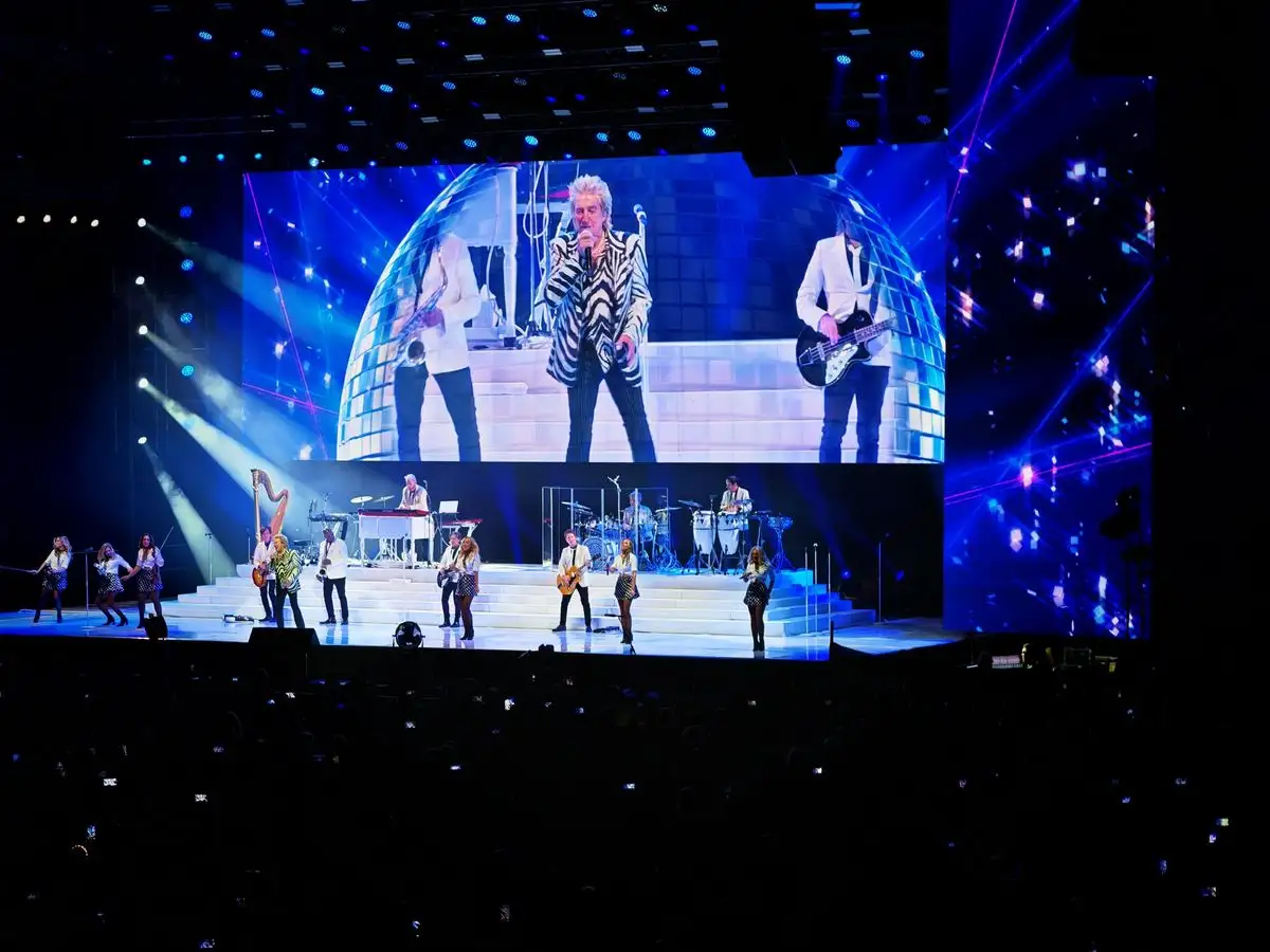 Ante 20 mil fanáticos mexicanos, Rod Stewart demuestra que la edad sólo es un número