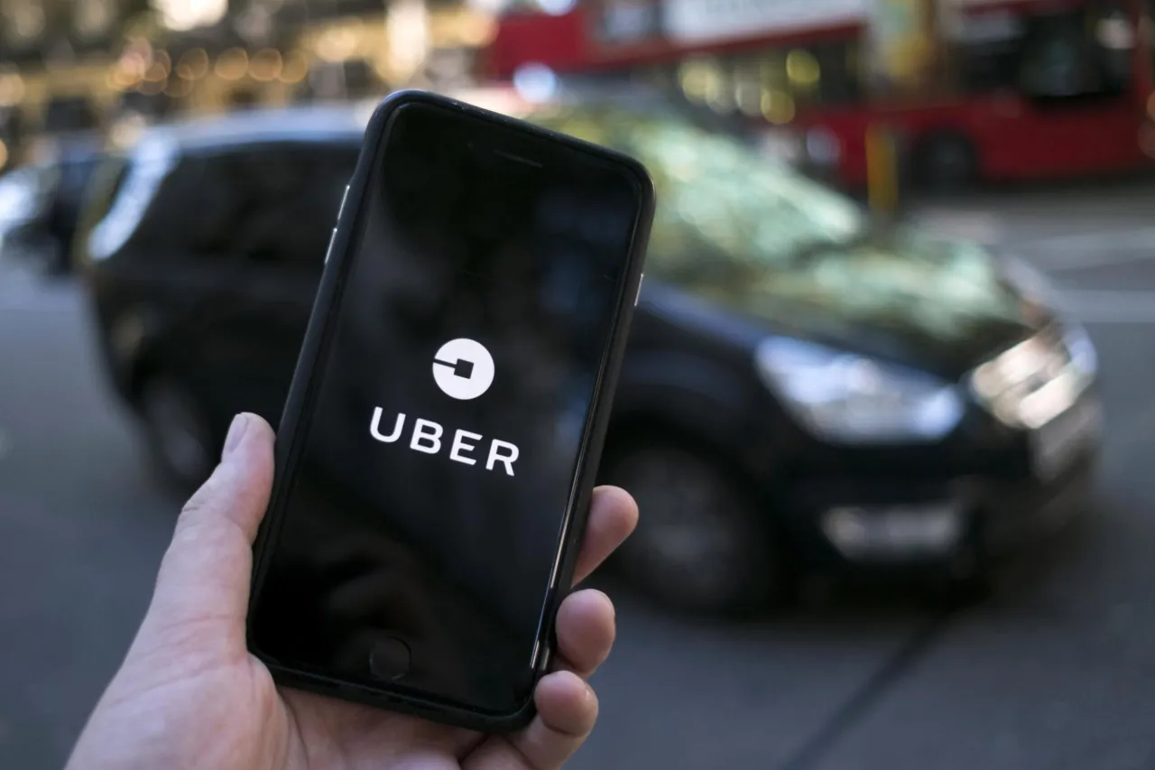 Uber podrá operar en aeropuertos de GDL y Vallarta