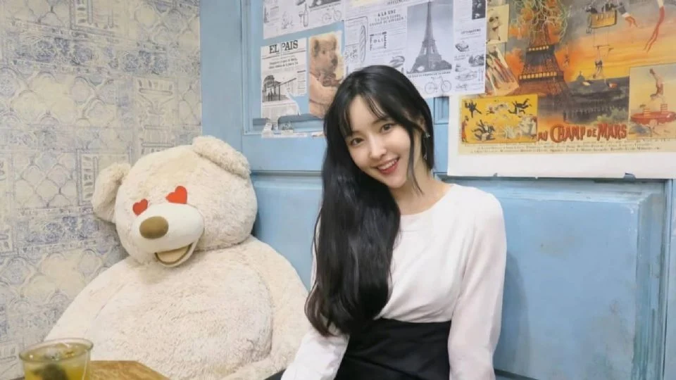 Hallan cuerpo de la influencer Yoon Ji-Ah en una montaña en Corea del Sur; reportan que sujeto la mató por haber terminado su relación laboral