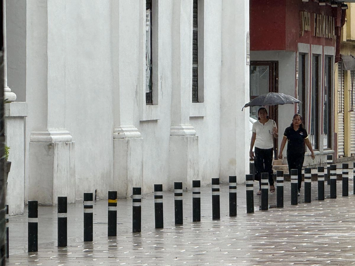 Por pronóstico de lluvias fuertes, suspenden clases en todos los niveles en Veracruz