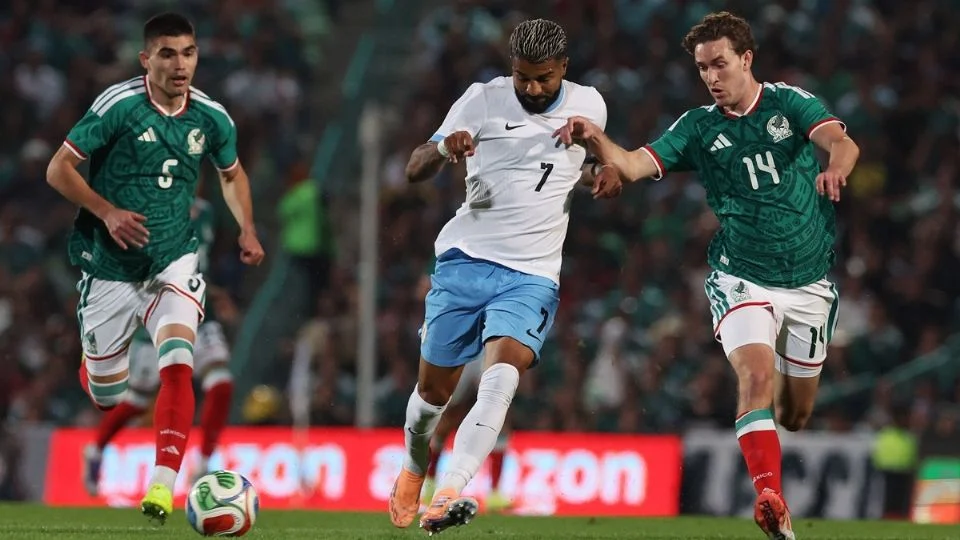 México y Uruguay ofrecen pobre espectáculo en Torreón tras empate sin goles