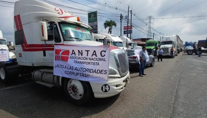 Rechazan diálogo transportistas y campesinos; anuncian bloqueos desde hoy