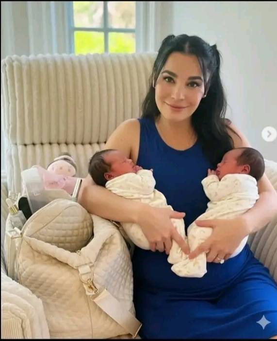 Martha Higareda y Lewis Howes dan la bienvenida a sus gemelas