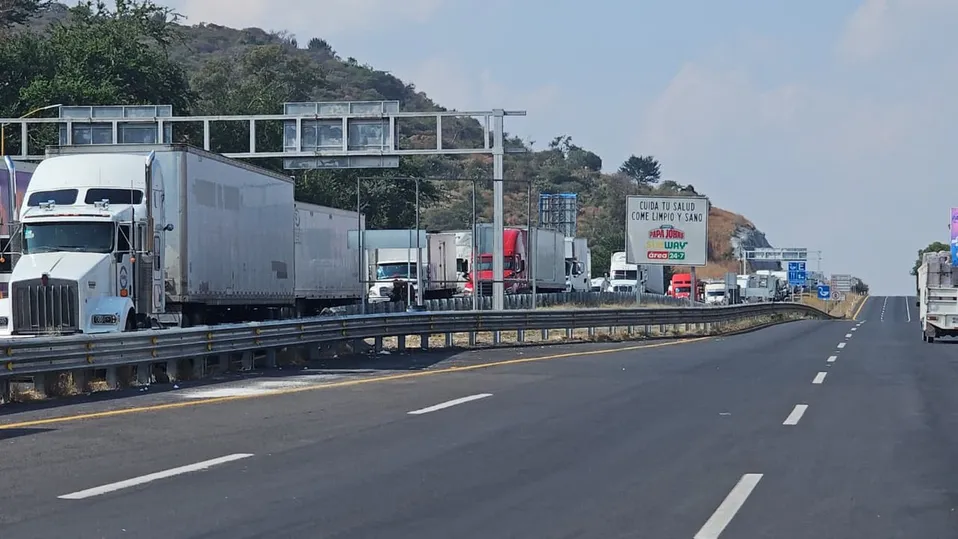 Tras reunión con Segob, transportistas mantendrán bloqueos al no alcanzar acuerdos