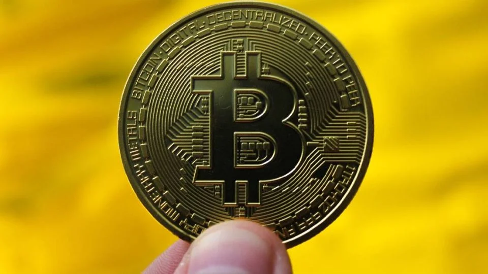 Bitcoin en riesgo de perder su valor de 100 mil dólares 