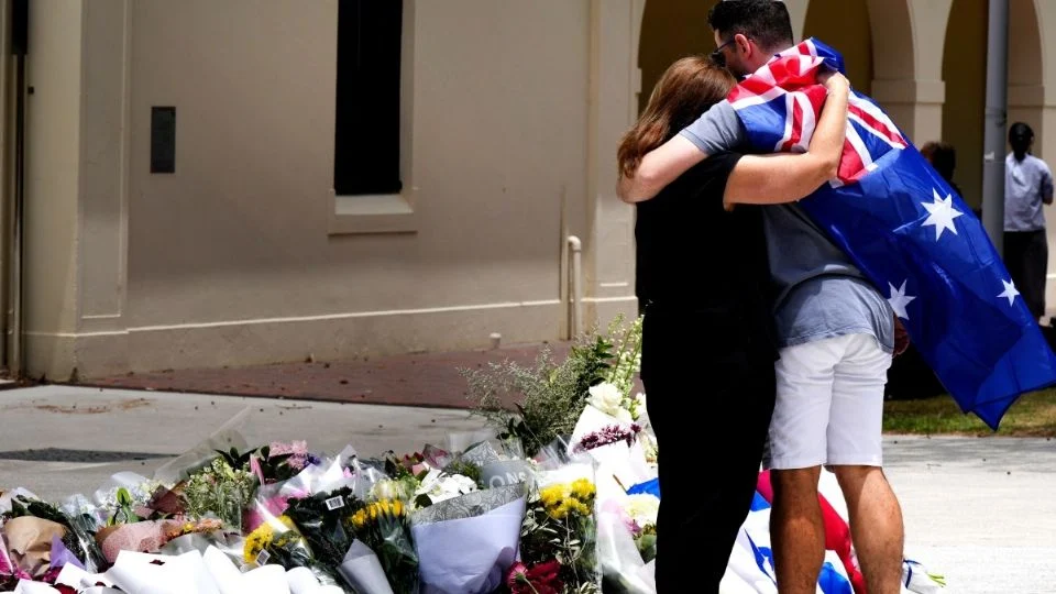 Gobierno de Australia revisará sus sistemas de inteligencia tras atentado que dejó 16 muertos en Sídney