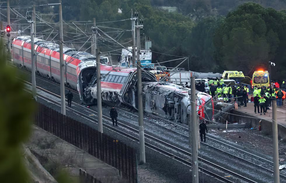 SRE transmite solidaridad a España tras accidente ferroviario con víctimas mortales