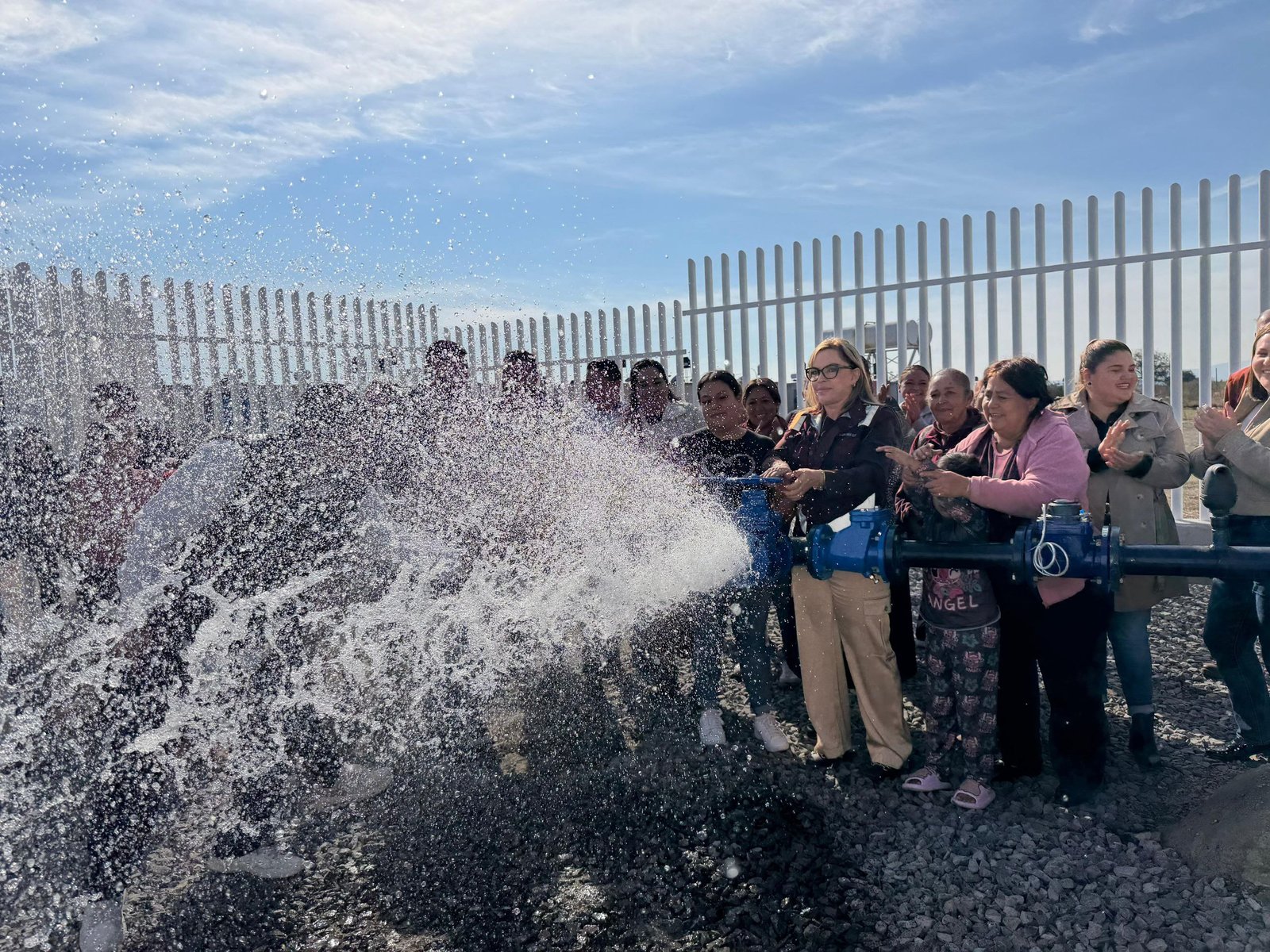 Nena Farías inaugura dos nuevos pozos de agua en El Salto