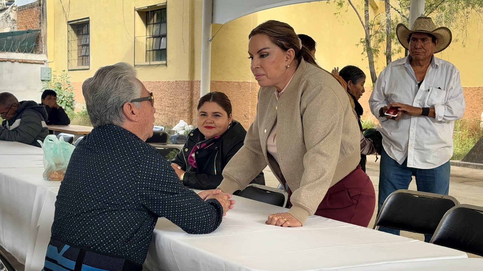 El Salto aprueba pensión a 26 trabajadores municipales