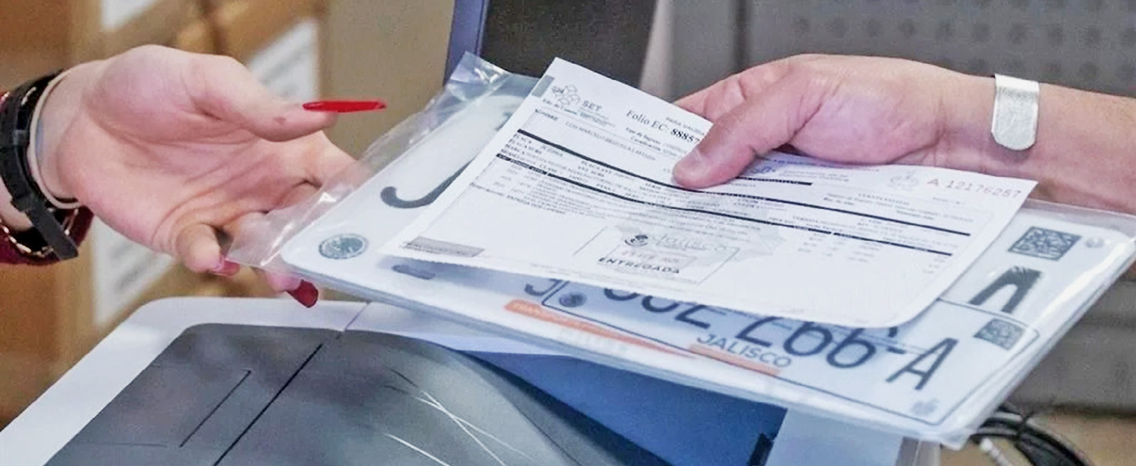 Registran casi 2 millones de cambios de propietario de vehículos 