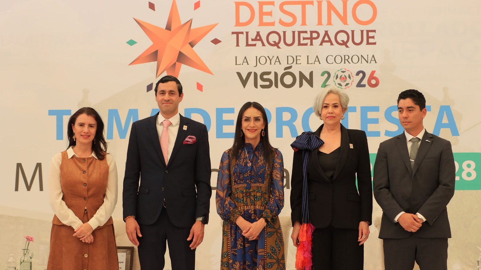 Laura Imelda toma protesta a nueva mesa directiva de Destino Tlaquepaque
