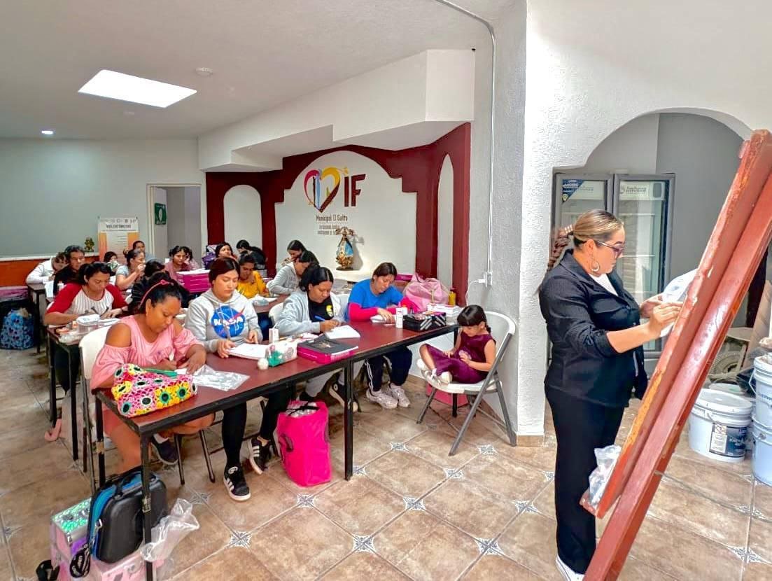 Talleres comunitarios de El Salto benefician a casi 3 mil 500 personas 