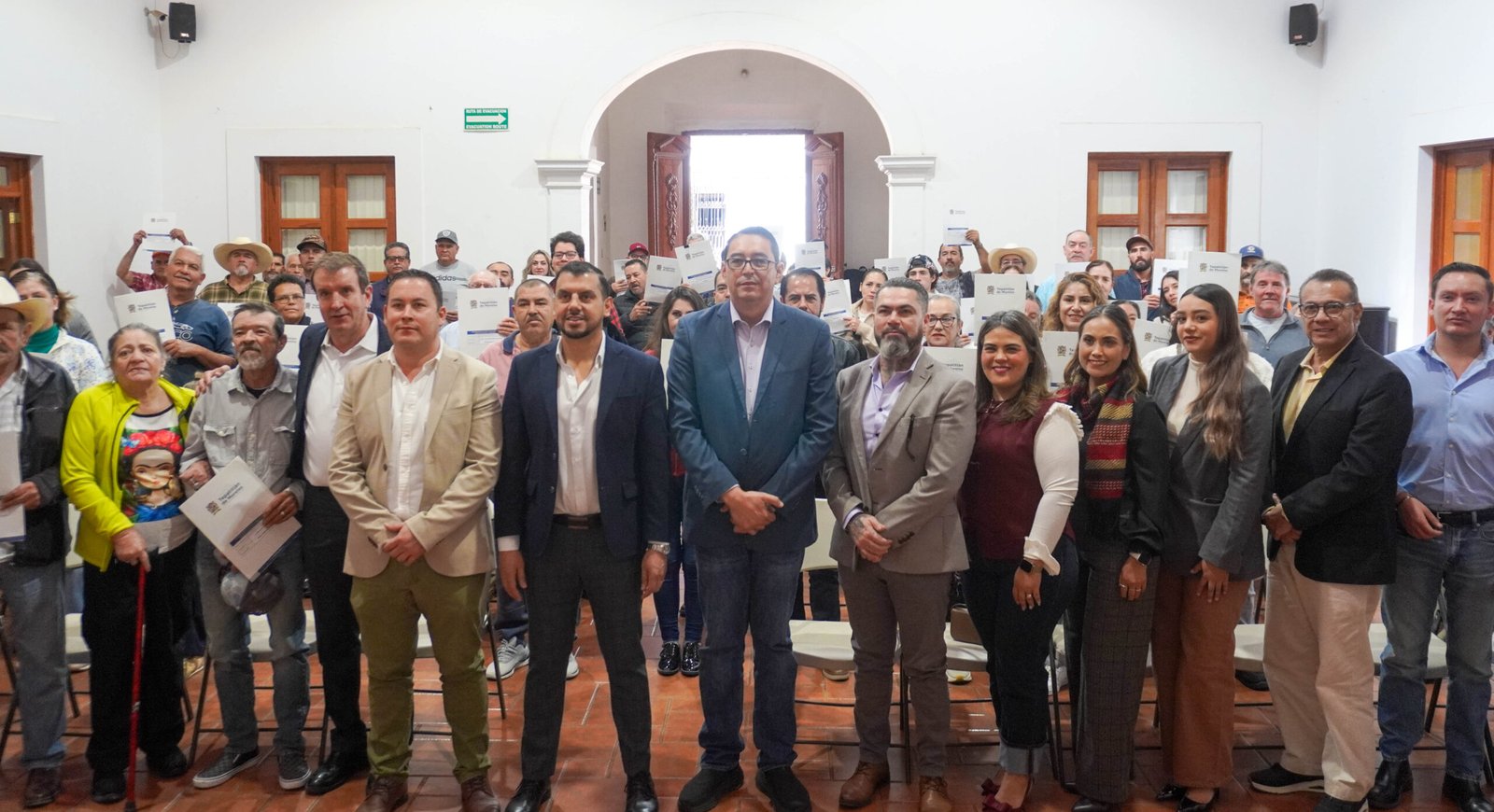 Prodeur entrega títulos de propiedad en Tepa y Tecolotlán