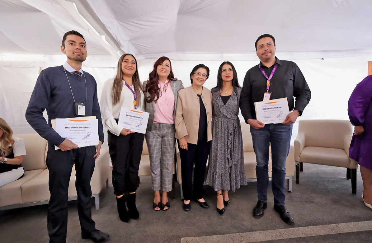 Reconocen integridad de servidores públicos 