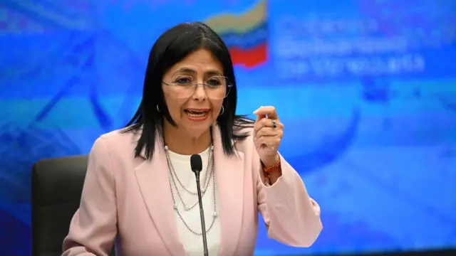 Compromiso democrático: presidenta interina de Venezuela organizará elecciones libres