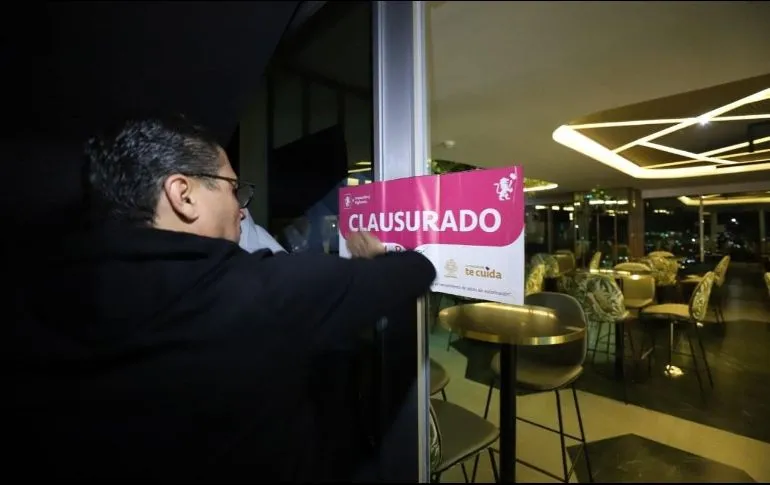 Autoridades cierran el Rooftop Bar 360 del Hotel RIU por arriesgado salto en paracaídas