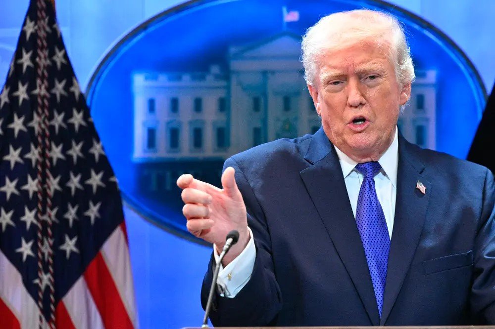 Trump ordena nuevo arancel global del 10% tras fallo de la Corte Suprema