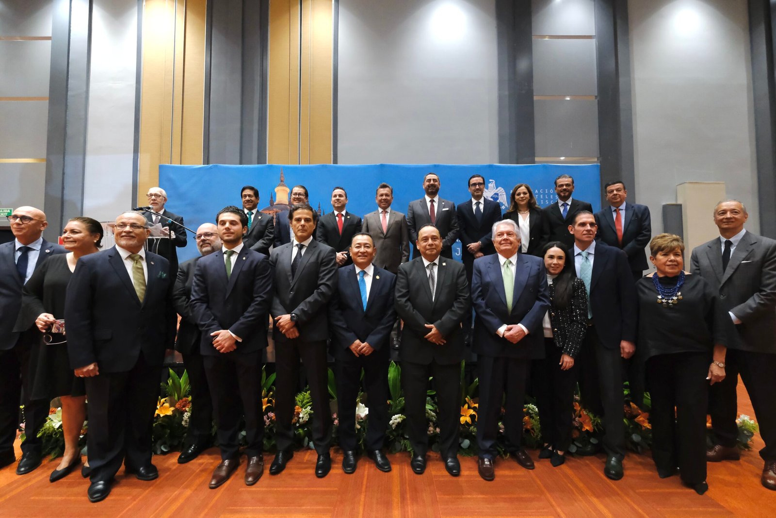 Lemus toma protesta a nuevo Consejo Directivo de la AHJAL