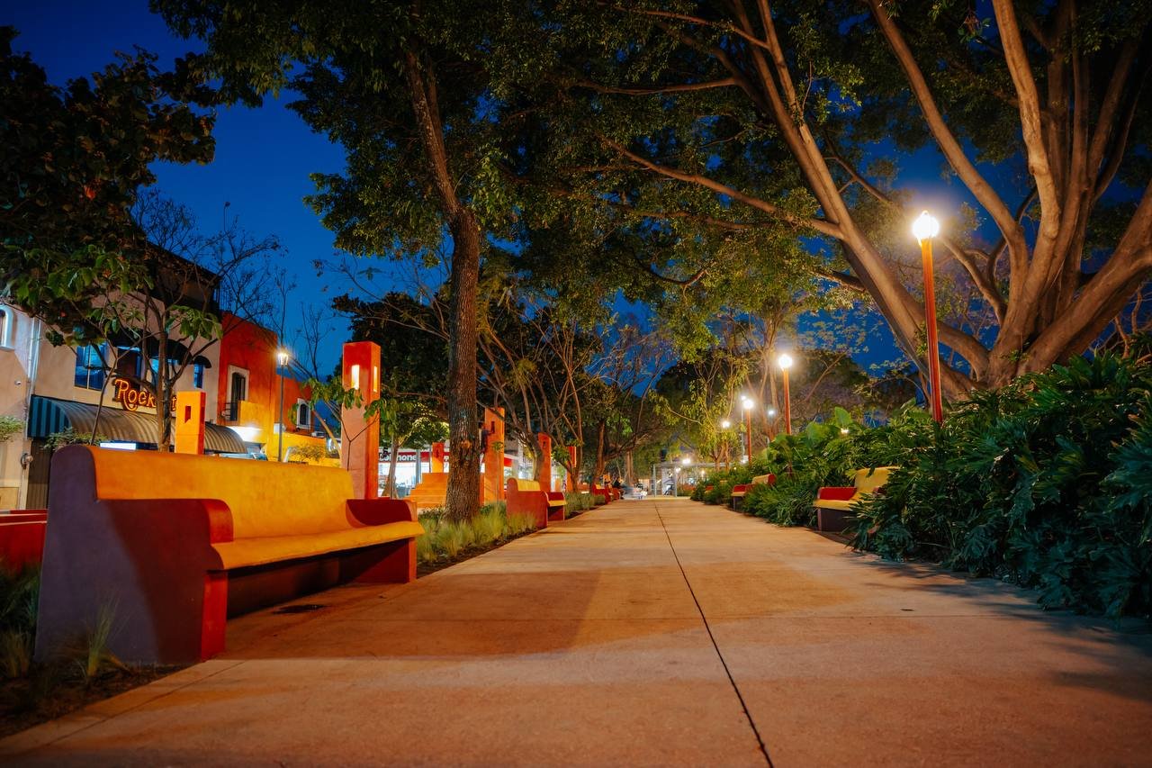 Vero Delgadillo entrega restaurado el Parque de la Revolución 