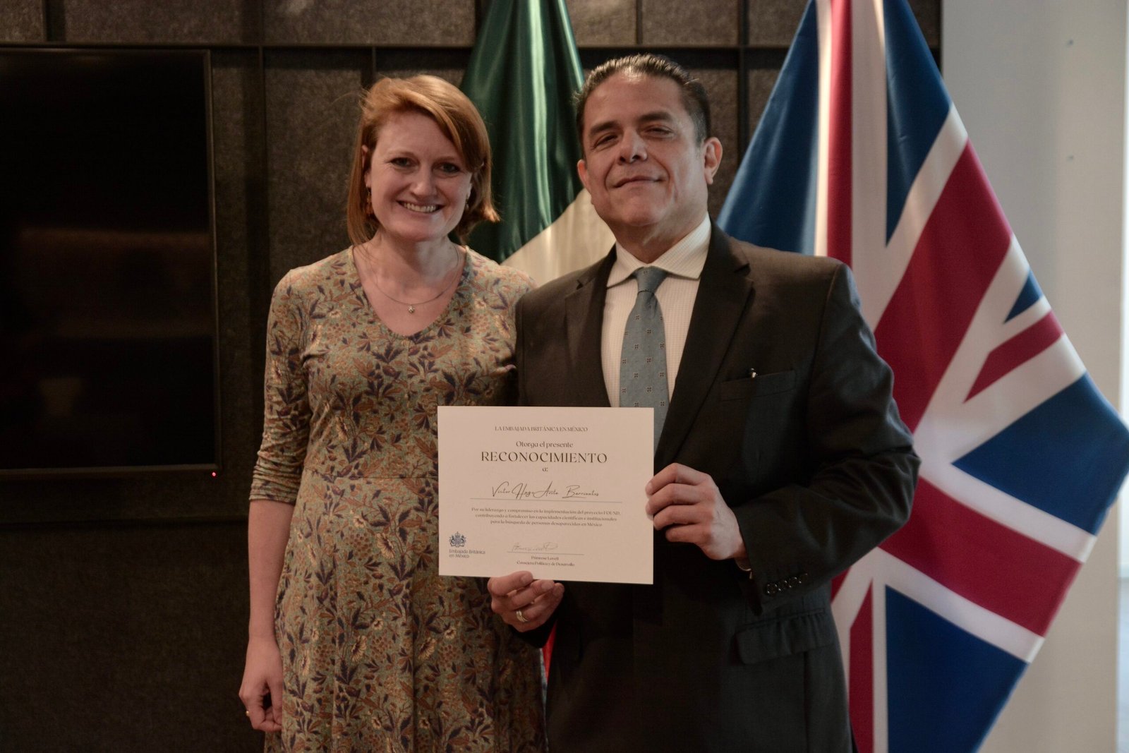 COBUPEJ recibe reconocimiento británico por innovación forense