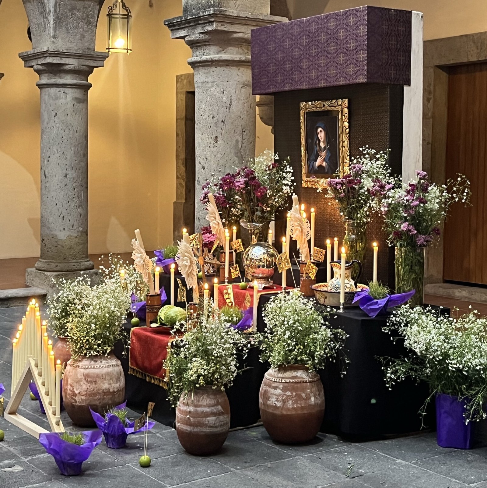 Rescatan tradición de Altares de Dolores con actividad abierta al público