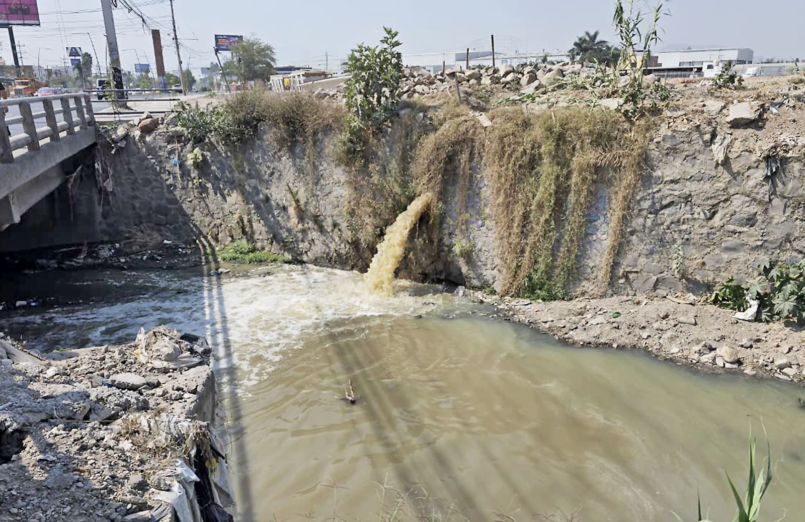 Tlaquepaque ubica descargas irregulares