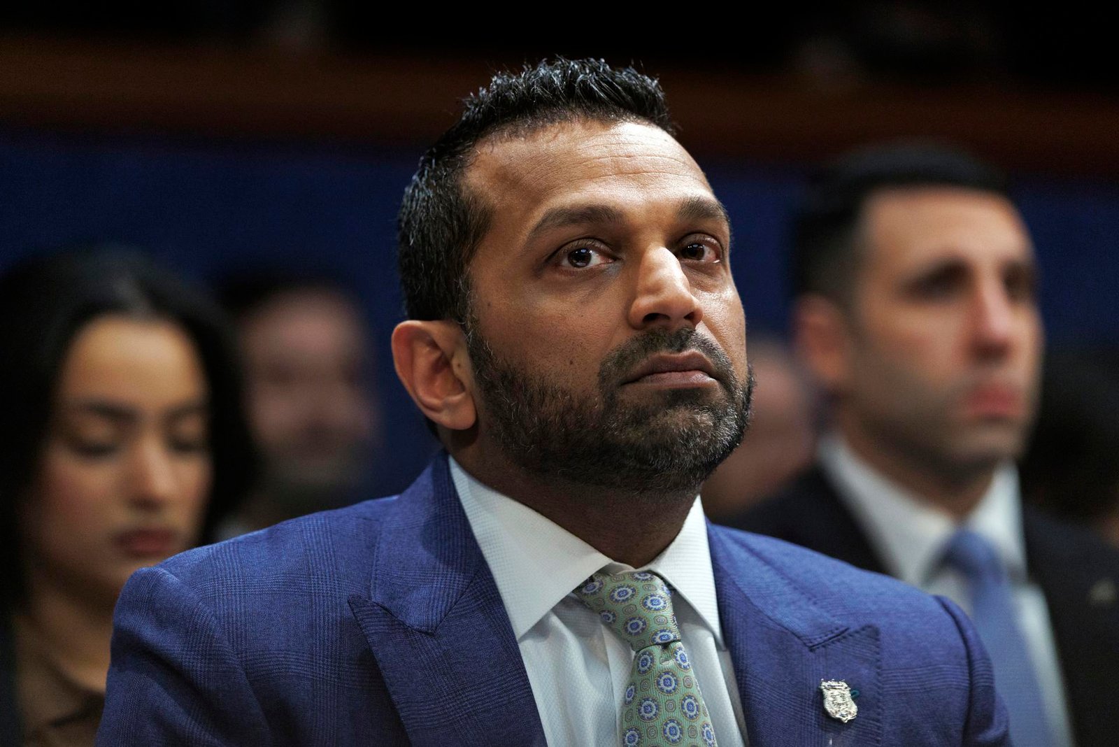 Grupo proiraní accede el correo personal del director del FBI y difunde fotos suyas