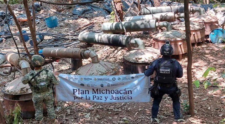 Cae laboratorio clandestino en Michoacán