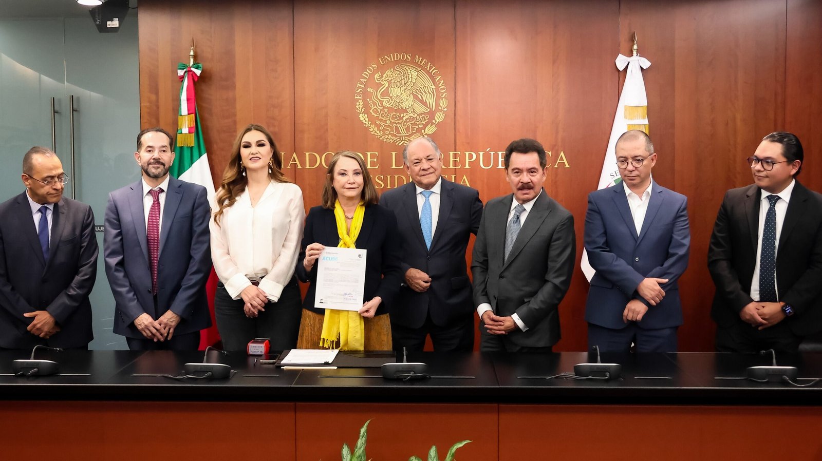 Senado corrige Plan B por falta de paridad