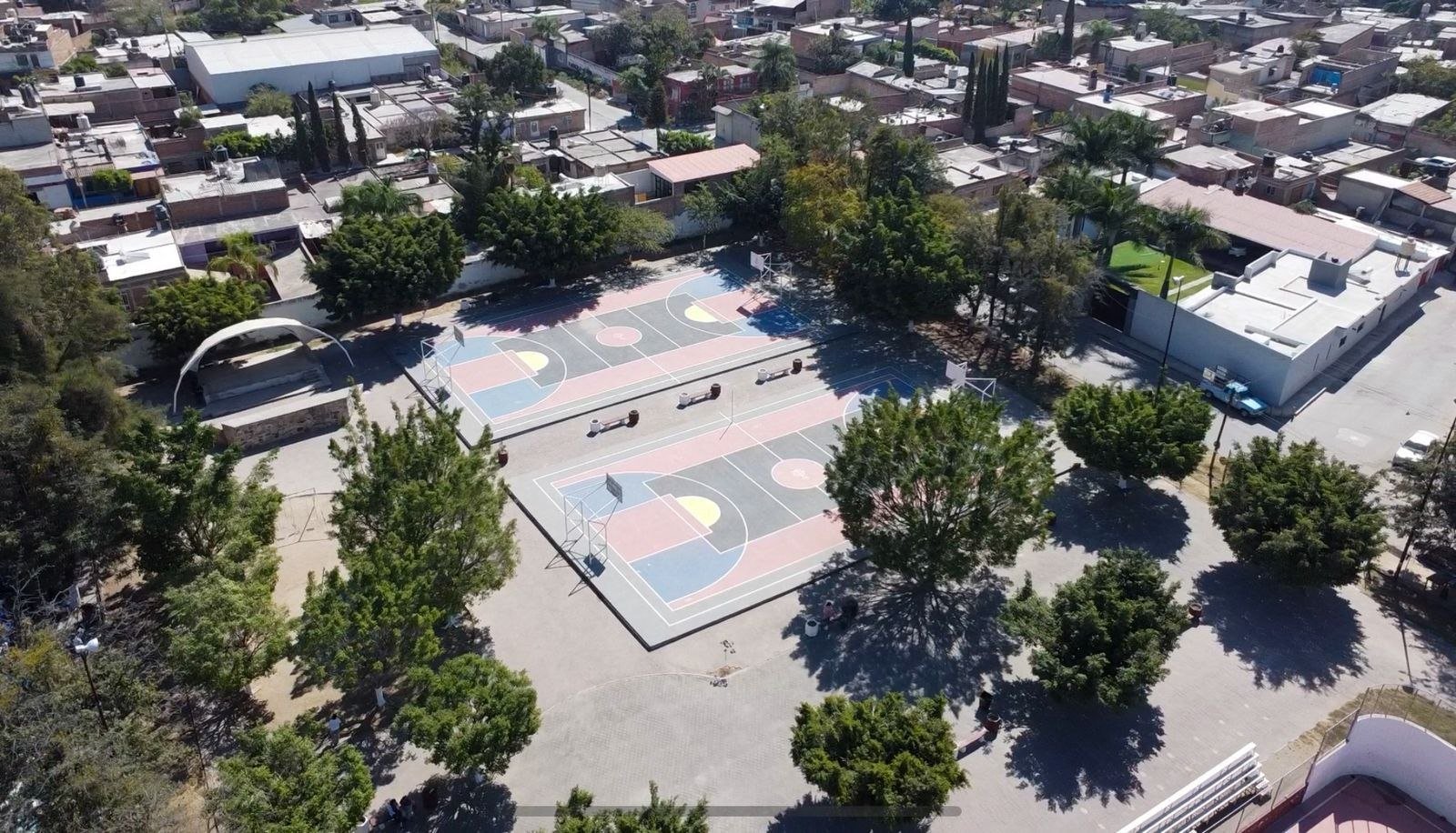 El Salto entrega calles y renovación de unidad deportiva