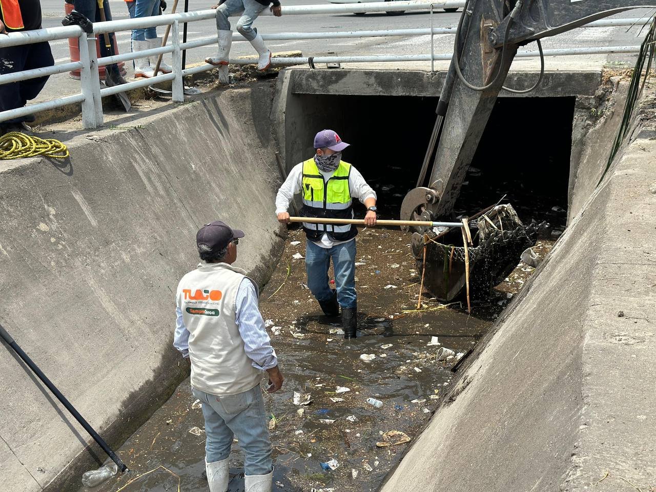 Intensifican limpieza de canales para prevenir inundaciones 