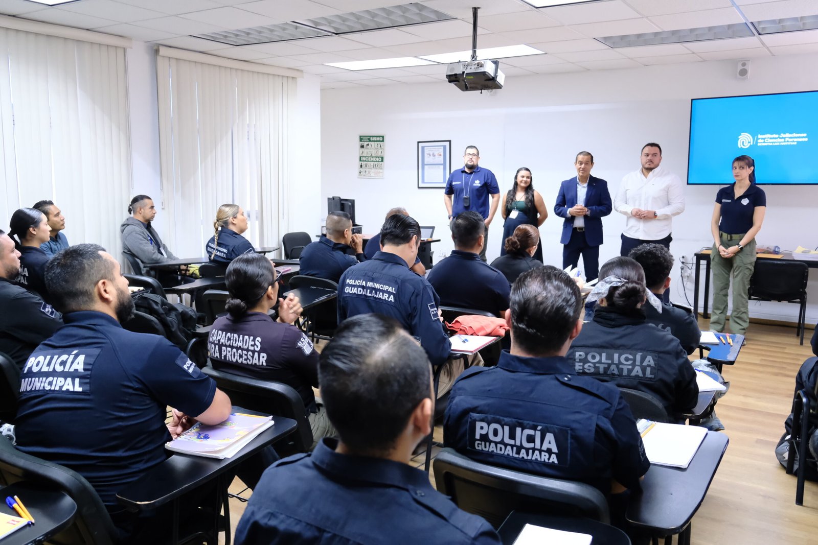 IJCF capacita a policías en técnicas forenses y preservación de evidencias